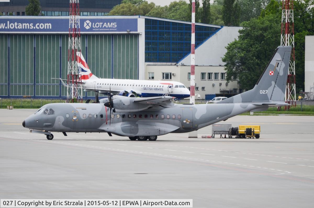 027, 2013 CASA C-295M C/N S-107, Taxiing to Rwy 11 at Warsaw Chopin Airport.