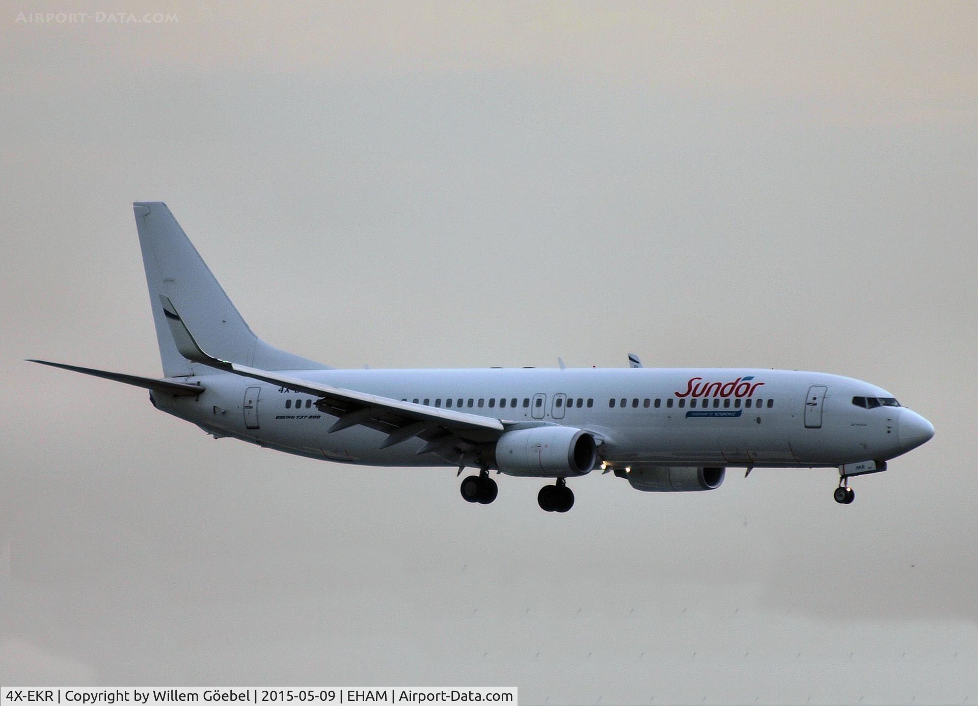4X-EKR, 2000 Boeing 737-804 C/N 30466, Landing on runway C18 of Schiphol Airport