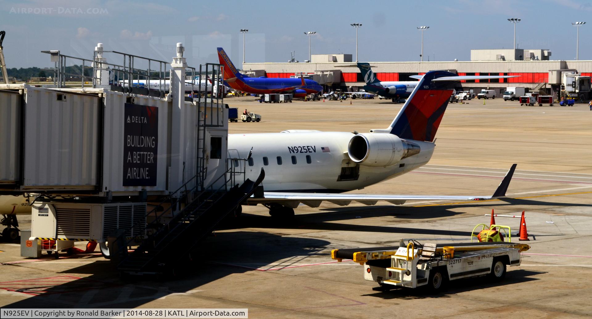 N925EV, 2003 Bombardier CRJ-200ER (CL-600-2B19) C/N 7831, Atlanta