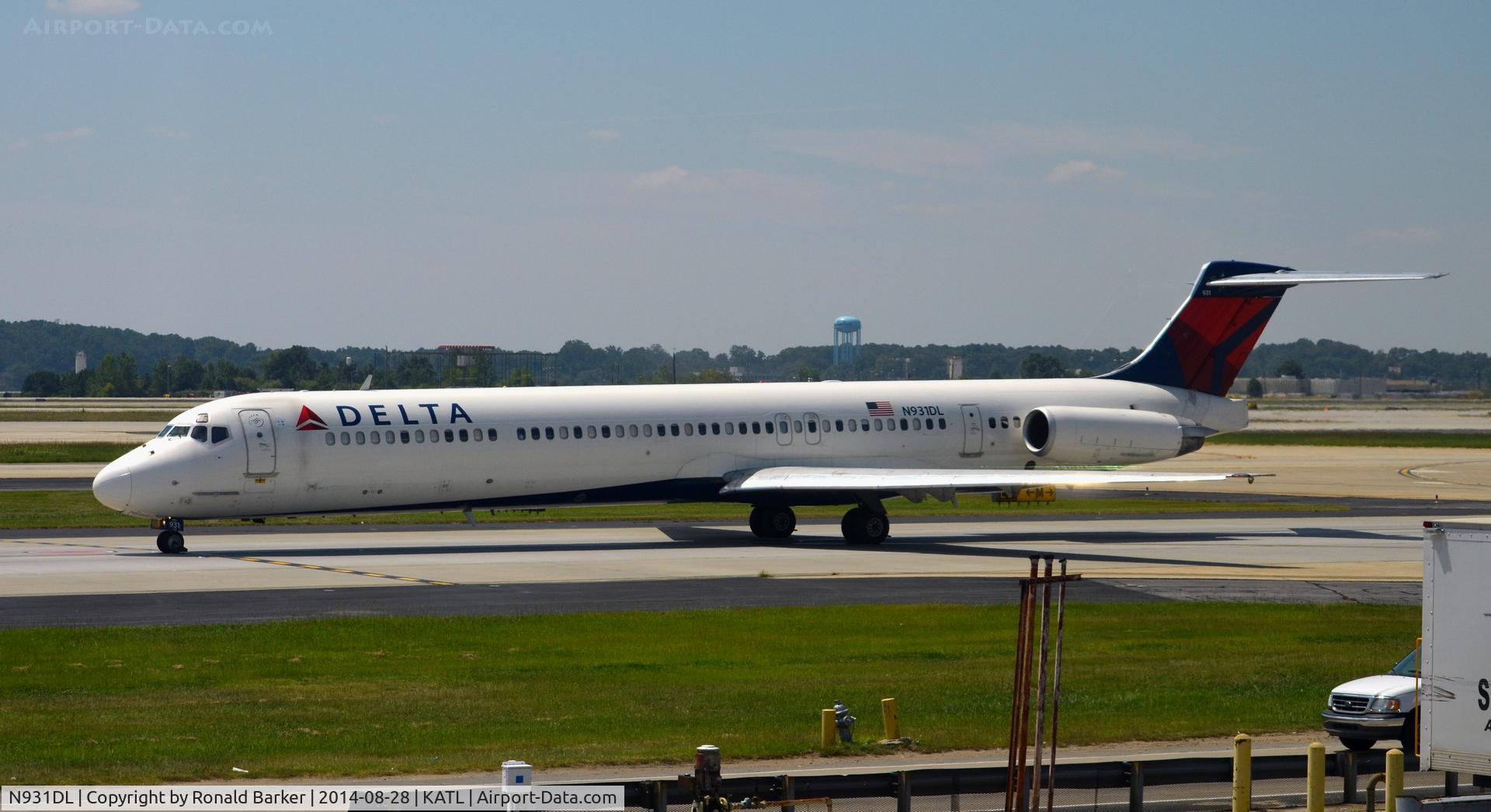 N931DL, 1988 McDonnell Douglas MD-88 C/N 49718, Taxi Atlanta
