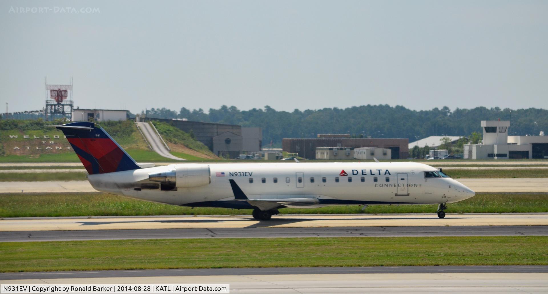 N931EV, 2005 Bombardier CRJ-200ER (CL-600-2B19) C/N 8015, Taxi Atlnata