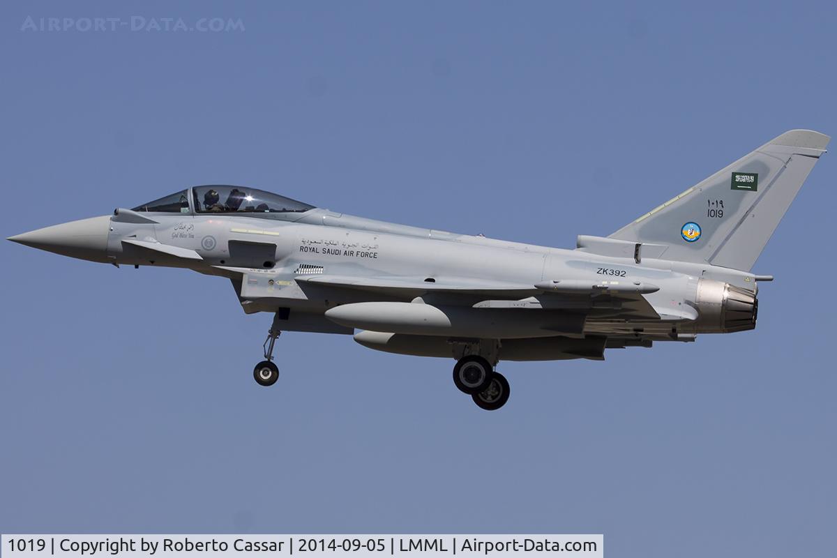 1019, 2014 Eurofighter EF-2000 Typhoon T C/N 425/CS027, Runway 31