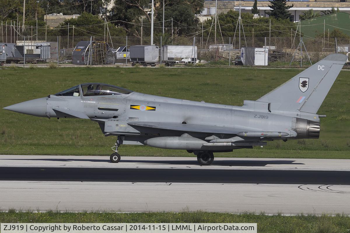 ZJ919, 2006 Eurofighter EF-2000 Typhoon FGR4 C/N 0064/BS010, Runway 31