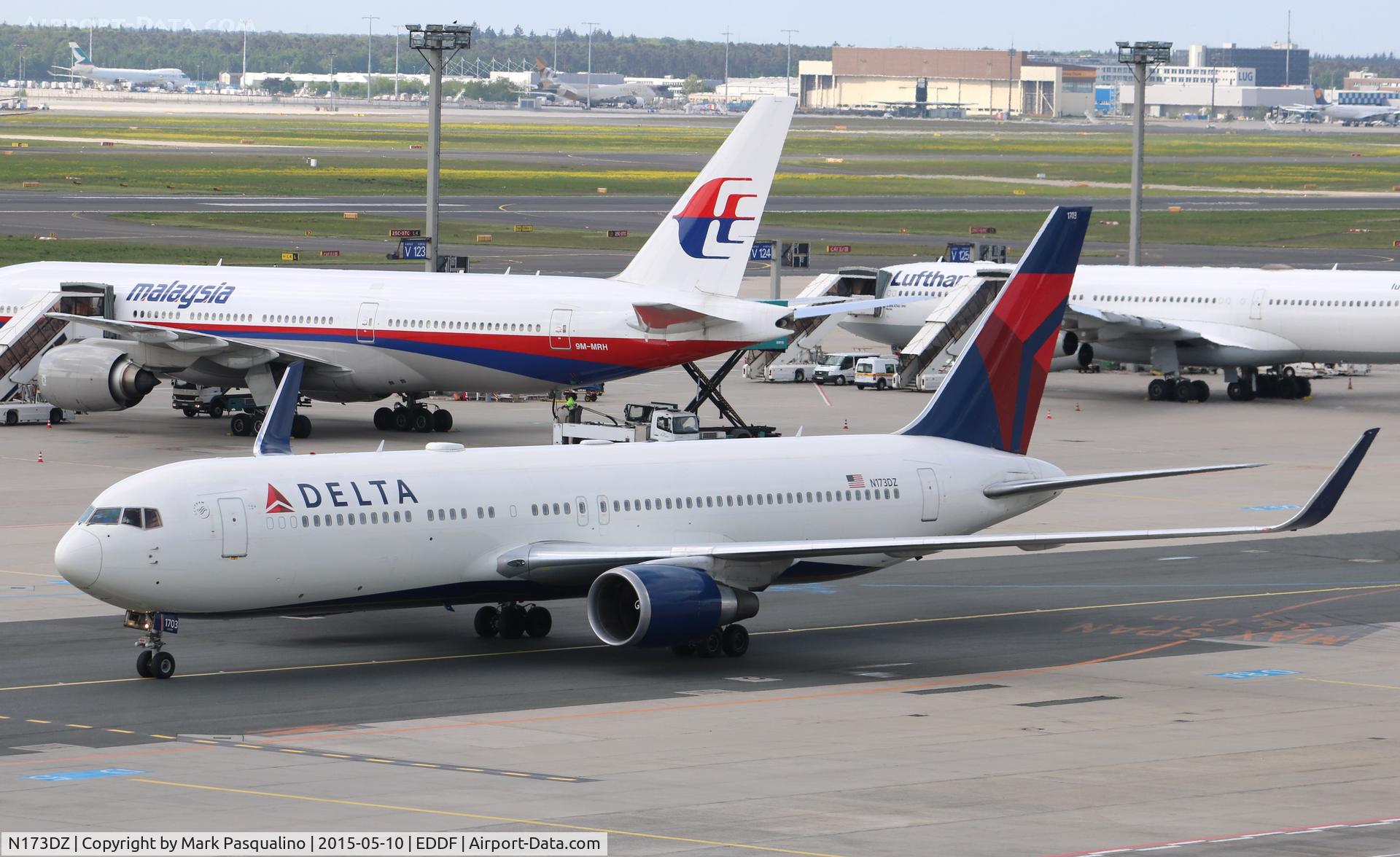 N173DZ, 1998 Boeing 767-332ER C/N 29692, Boeing 767-300