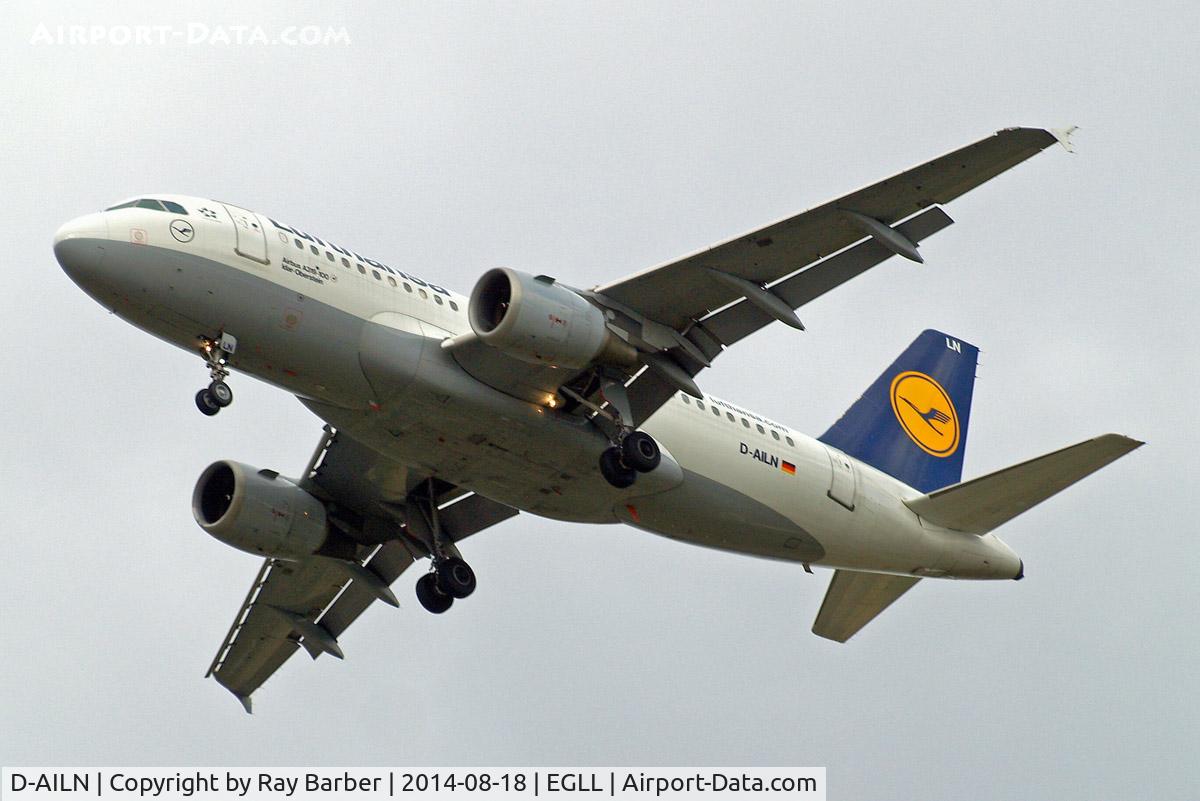 D-AILN, 1997 Airbus A319-114 C/N 700, Airbus A319-114 [0700] (Lufthansa) Home~G 18/08/2014. On approach 27R.
