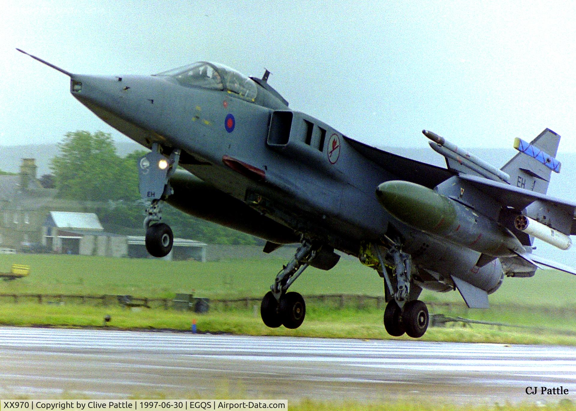 XX970, 1975 Sepecat Jaguar GR.1A C/N S.92, Close up landing at RAF Lossiemouth EGQS whilst coded 'EH' with 6 Sqn RAF.