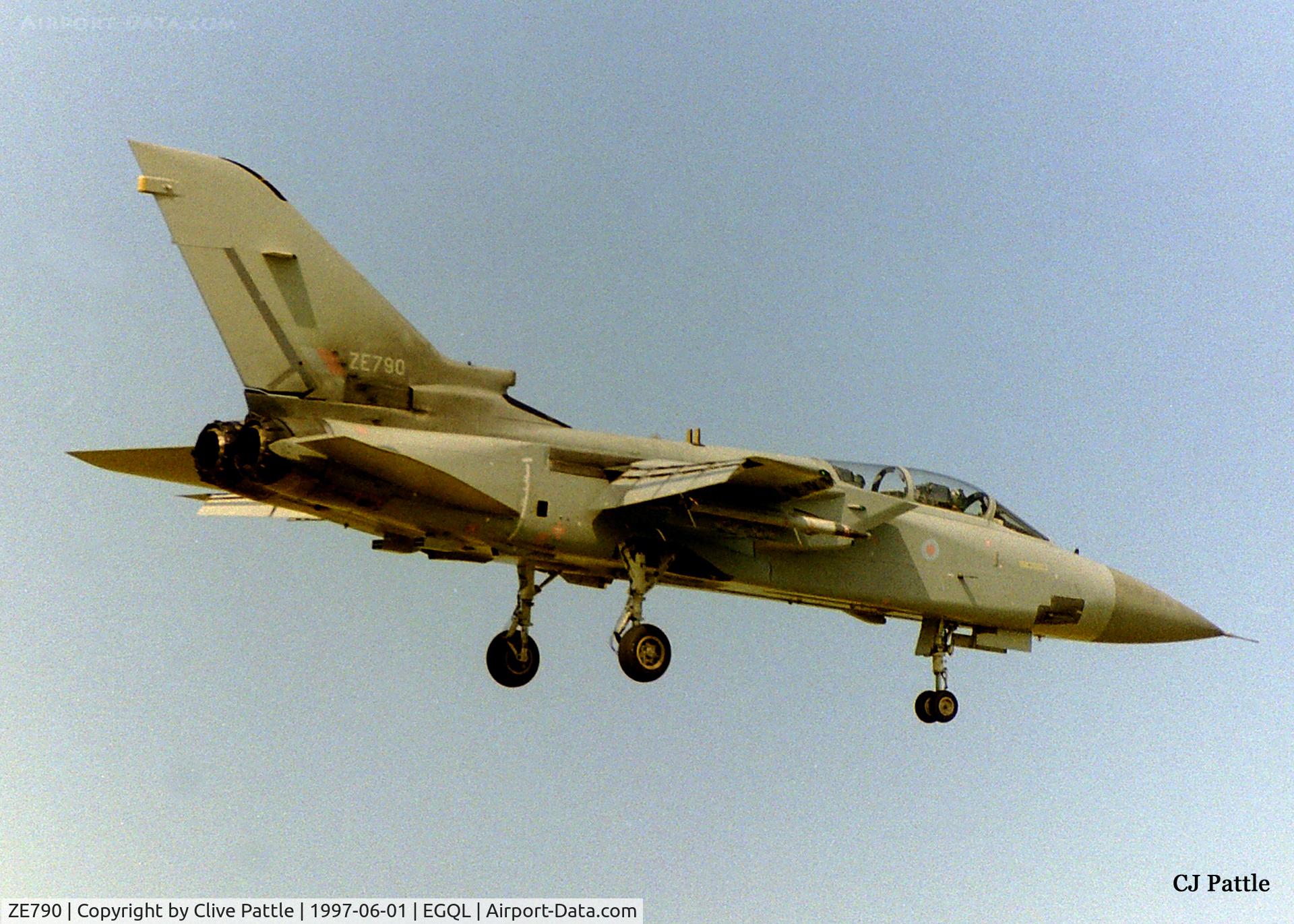 ZE790, 1988 Panavia Tornado F.3 C/N AS066/700/3317, Landing shot at RAF Leuchars EGQL whilst unmarked but serving with the resident 43 Sqn RAF