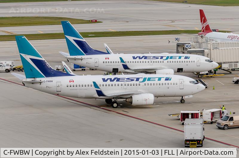 C-FWBW, 2003 Boeing 737-7CT C/N 33697, Ft. Lauderdale