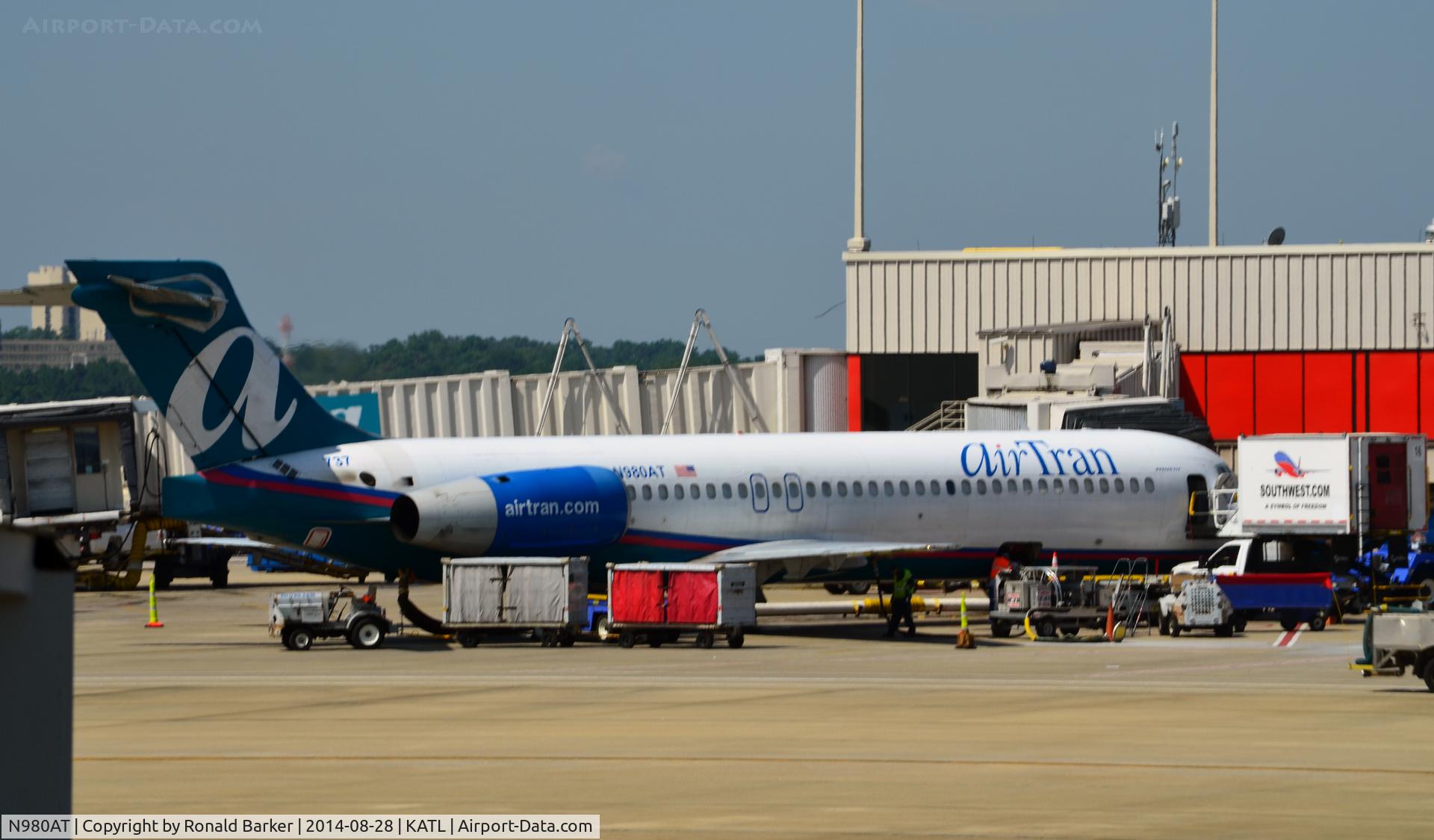 N980AT, 2002 Boeing 717-200 C/N 55039, At the gate Atlanta