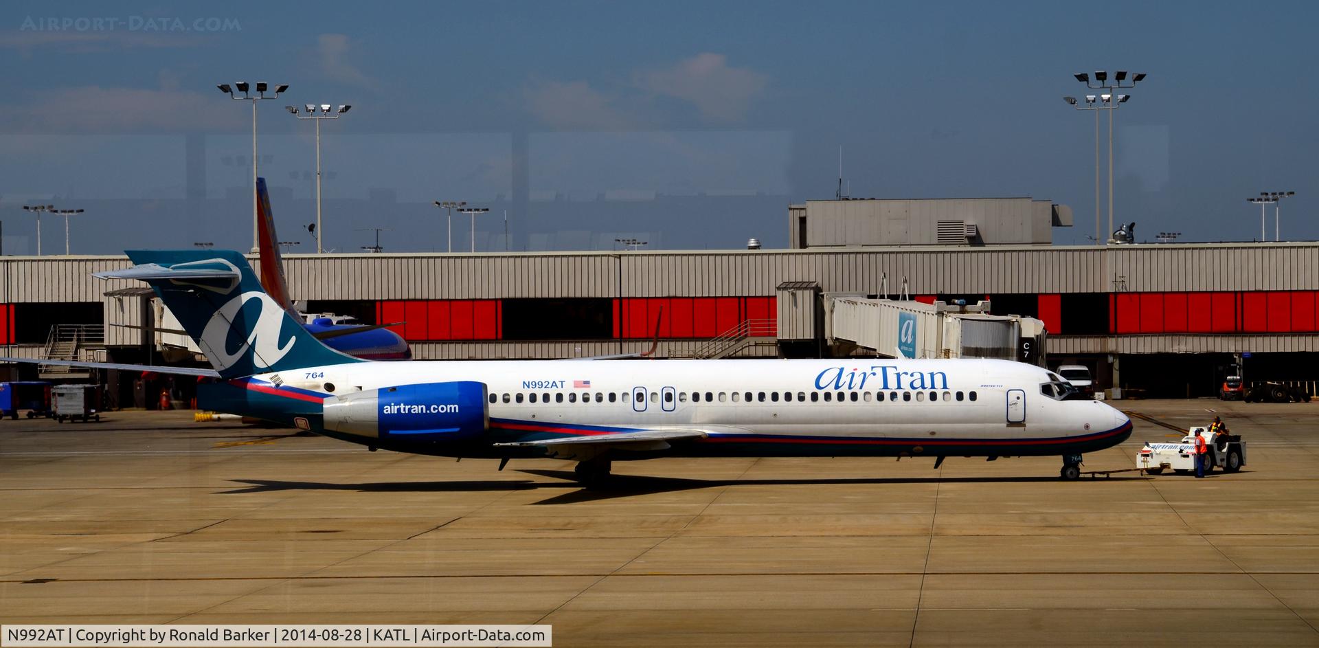 N992AT, 2002 Boeing 717-200 C/N 55136, Pushback Atlanta