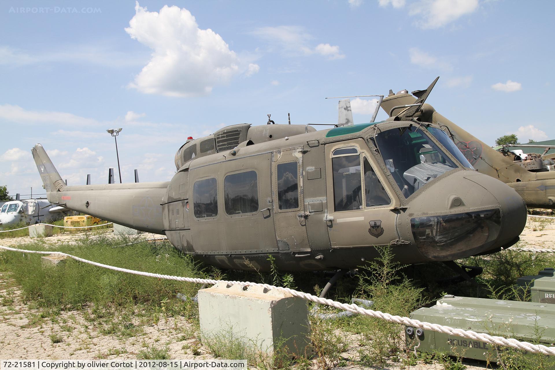 72-21581, 1972 Bell UH-1H Iroquois C/N 13280, Russel military museum