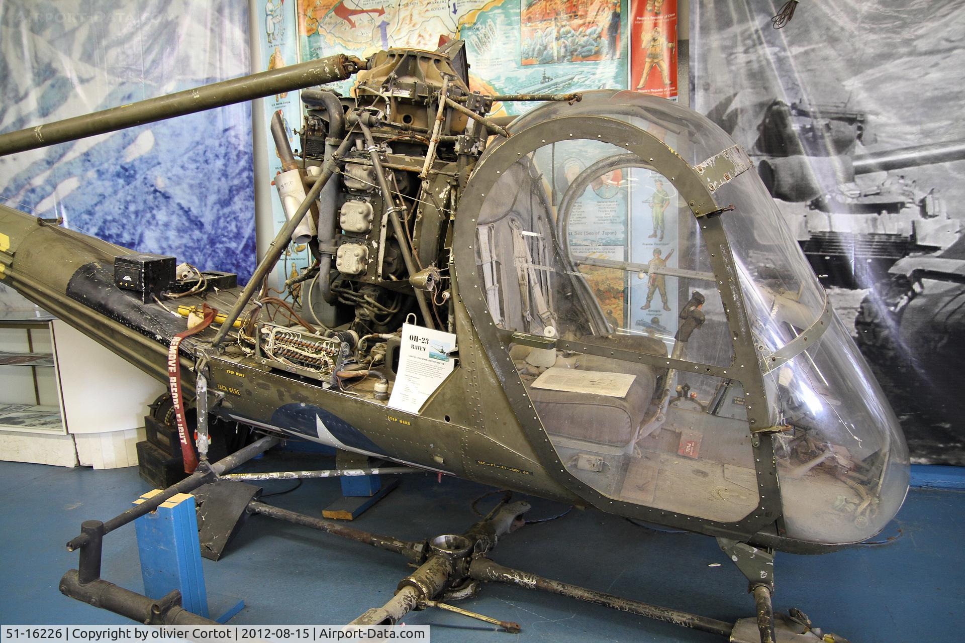51-16226, 1951 Hiller OH-23B Raven Raven C/N 408, Russel military museum