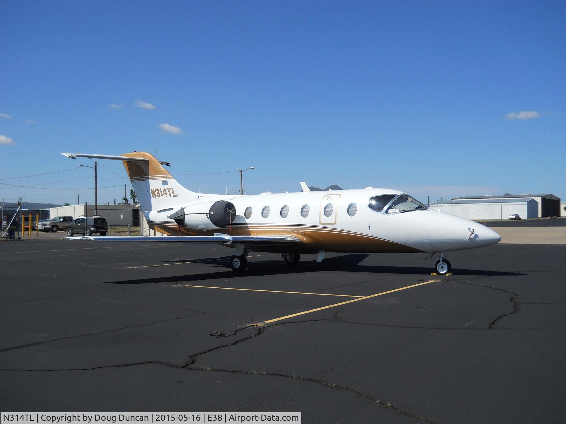 N314TL, 1998 Raytheon Aircraft Company 400A C/N RK-181, Seen on the ramp at Alpine-Casparis Airport