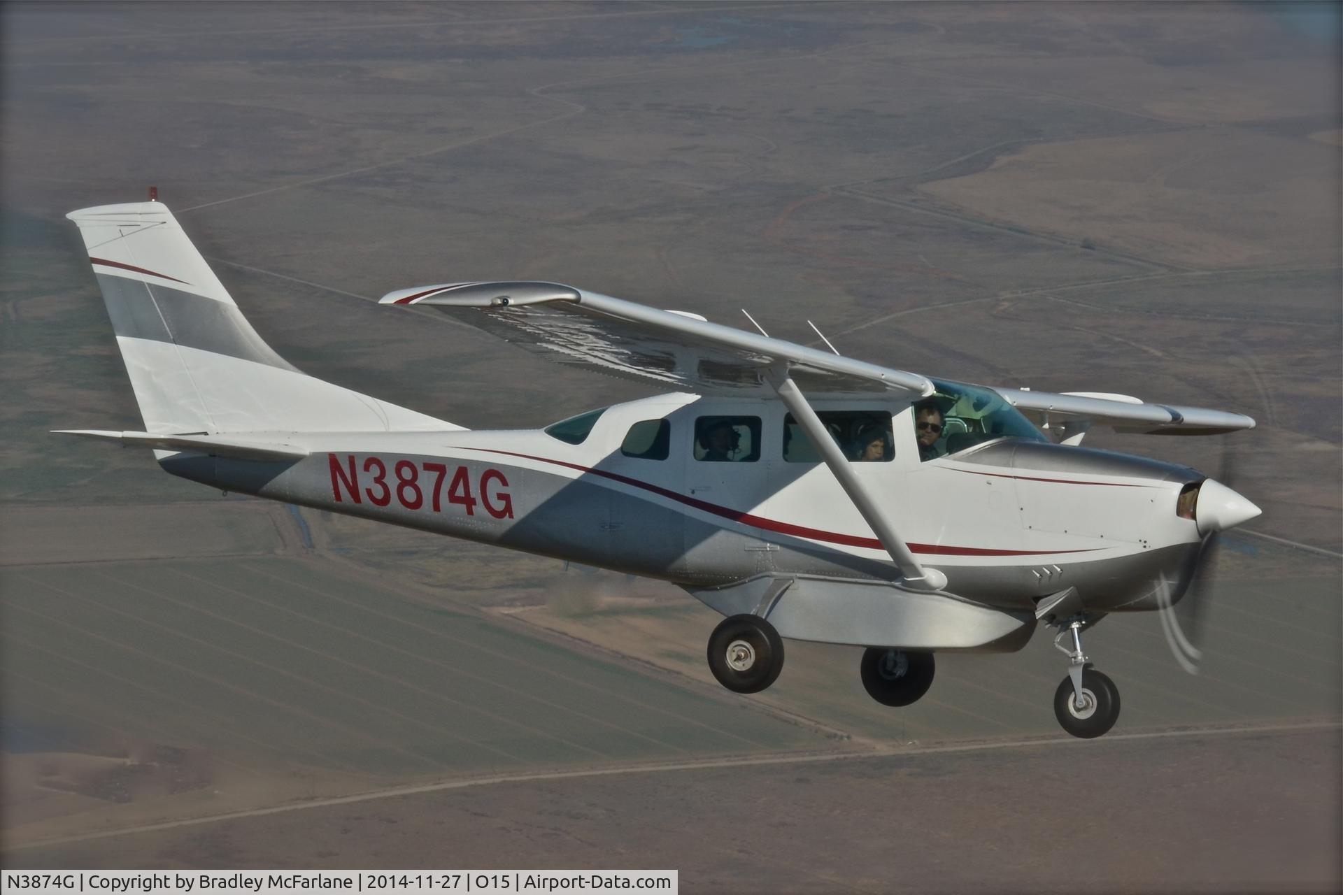 N3874G, 1967 Cessna U206B Super Skywagon C/N U206-0874, Aerial Photo west of Turlock, CA.  New paint by Matthews Aviation in Yerington, NV