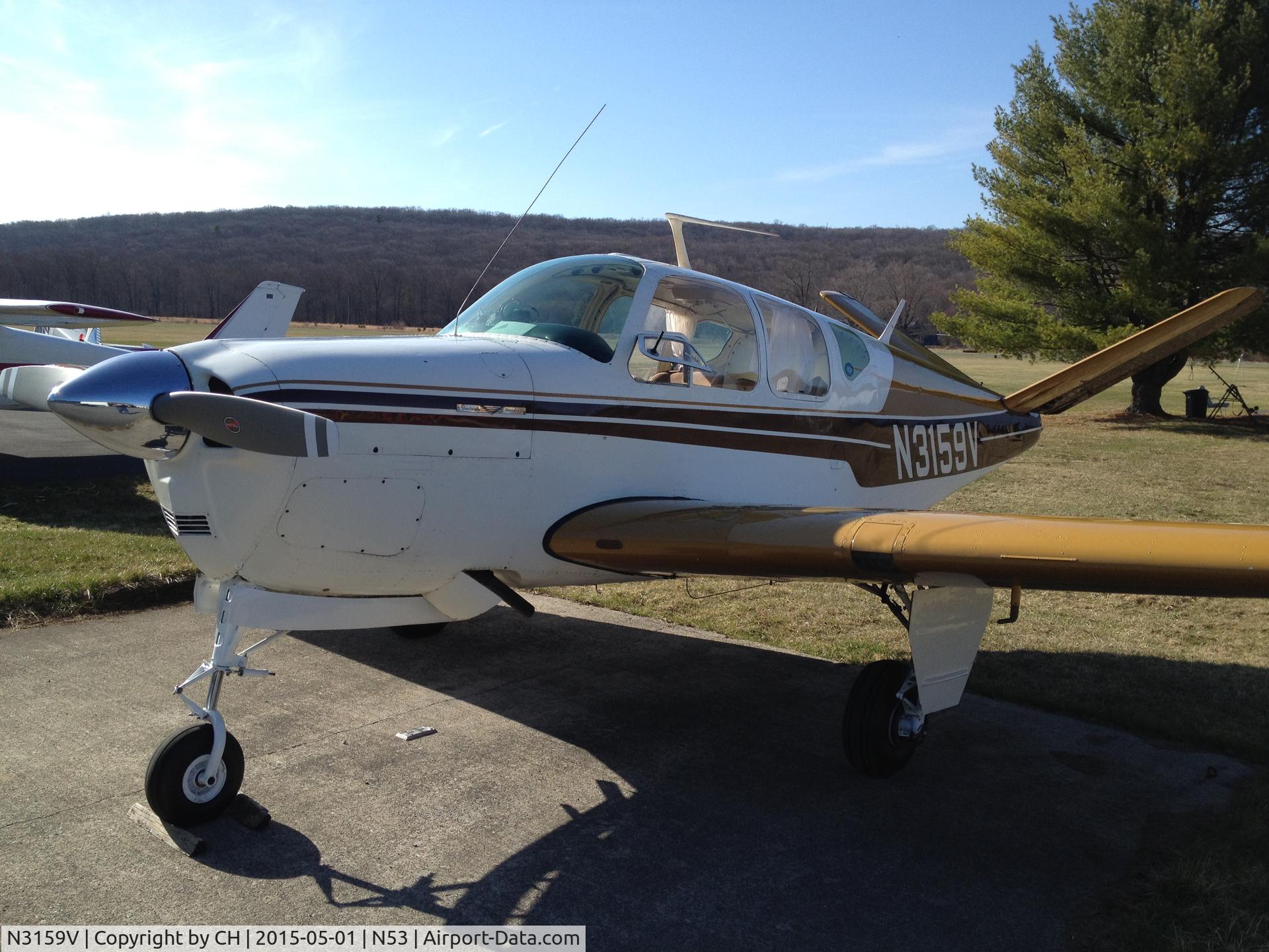 N3159V, 1947 Beech 35 Bonanza C/N D-589, OUTSIDE ENJOYING THE SUN