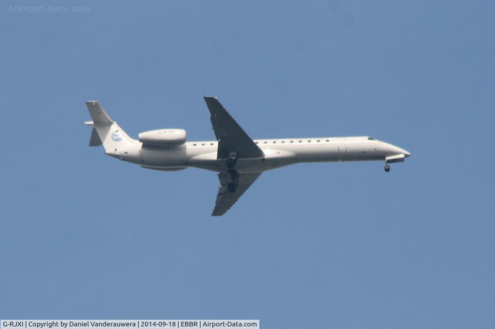 G-RJXI, 2001 Embraer EMB-145EP (ERJ-145EP) C/N 145454, Flight SN2056 on approach to RWY 07L
