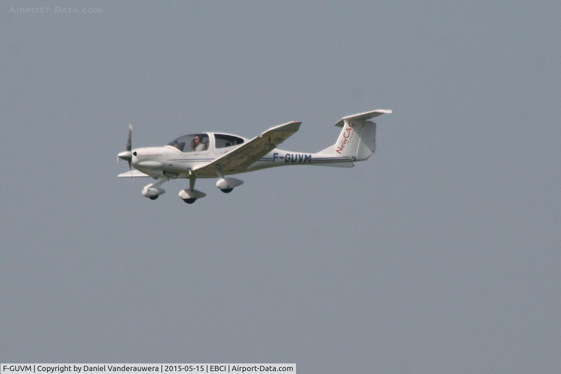 F-GUVM, 2006 Diamond DA-40D Diamond Star C/N D4.139, Descending to RWY 25