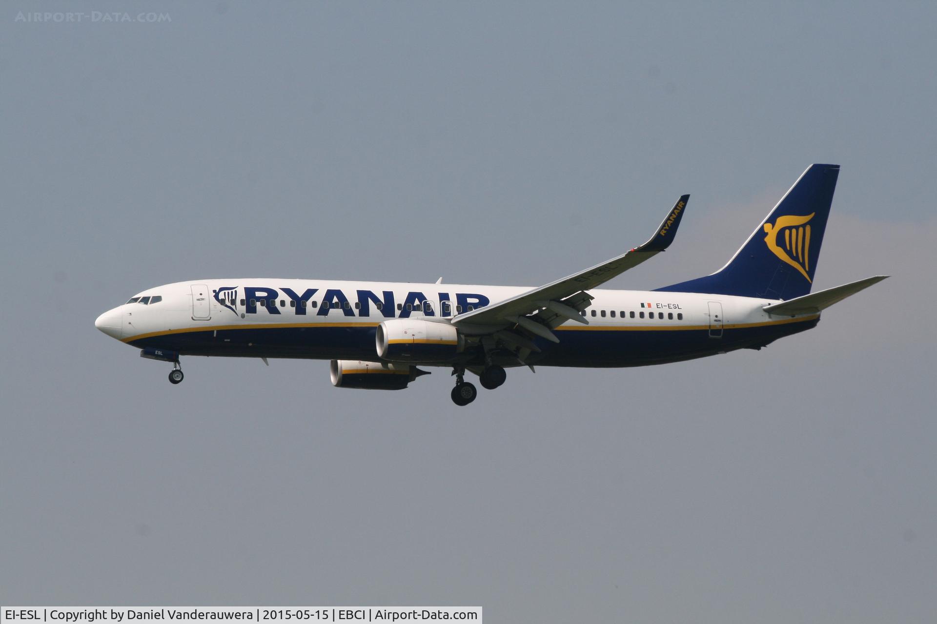 EI-ESL, 2011 Boeing 737-8AS C/N 34988, Descending to RWY 25