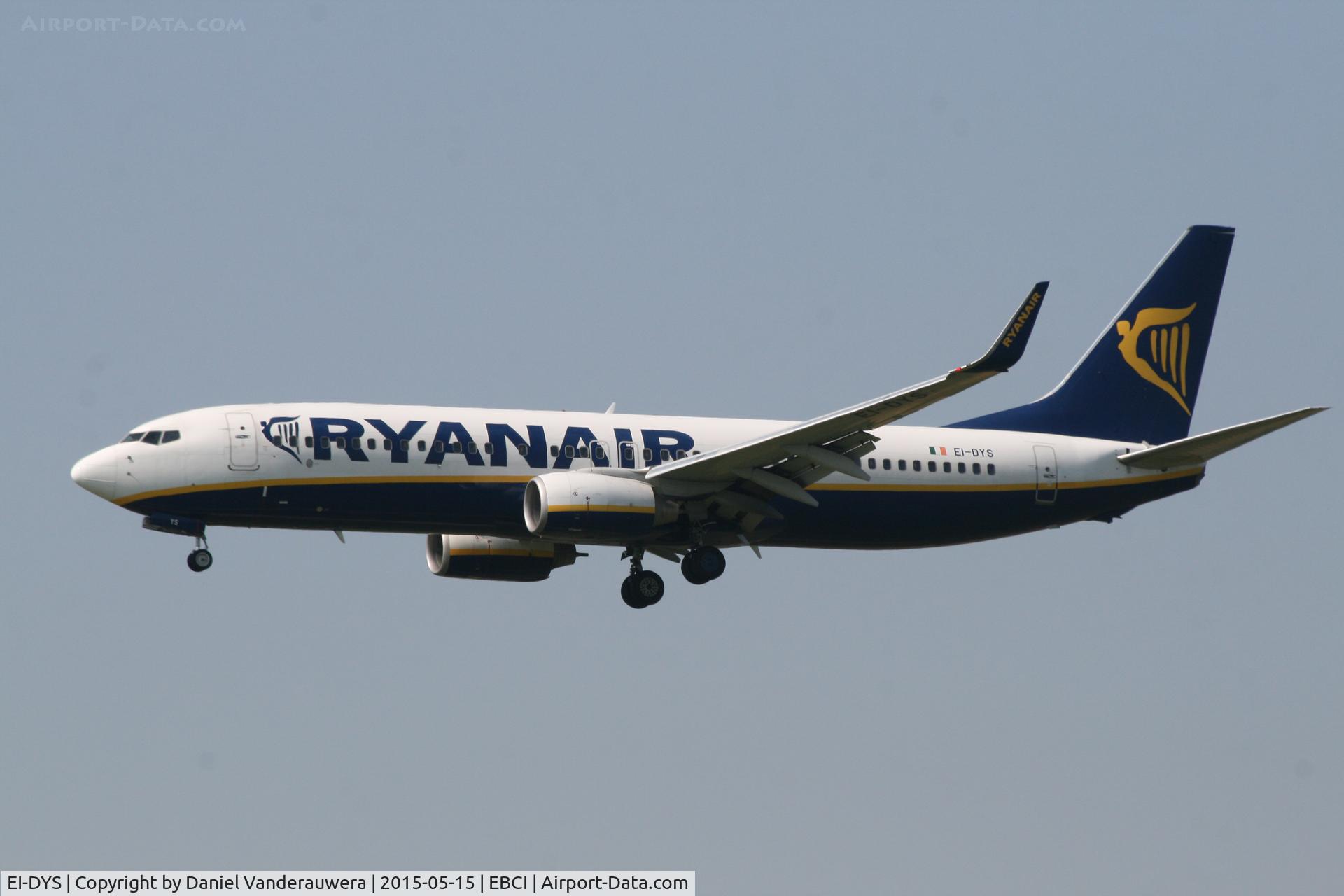 EI-DYS, 2008 Boeing 737-8AS C/N 37514, Descending to RWY 25