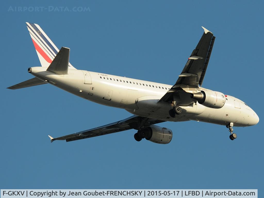F-GKXV, 2009 Airbus A320-214 C/N 4084, landing 23