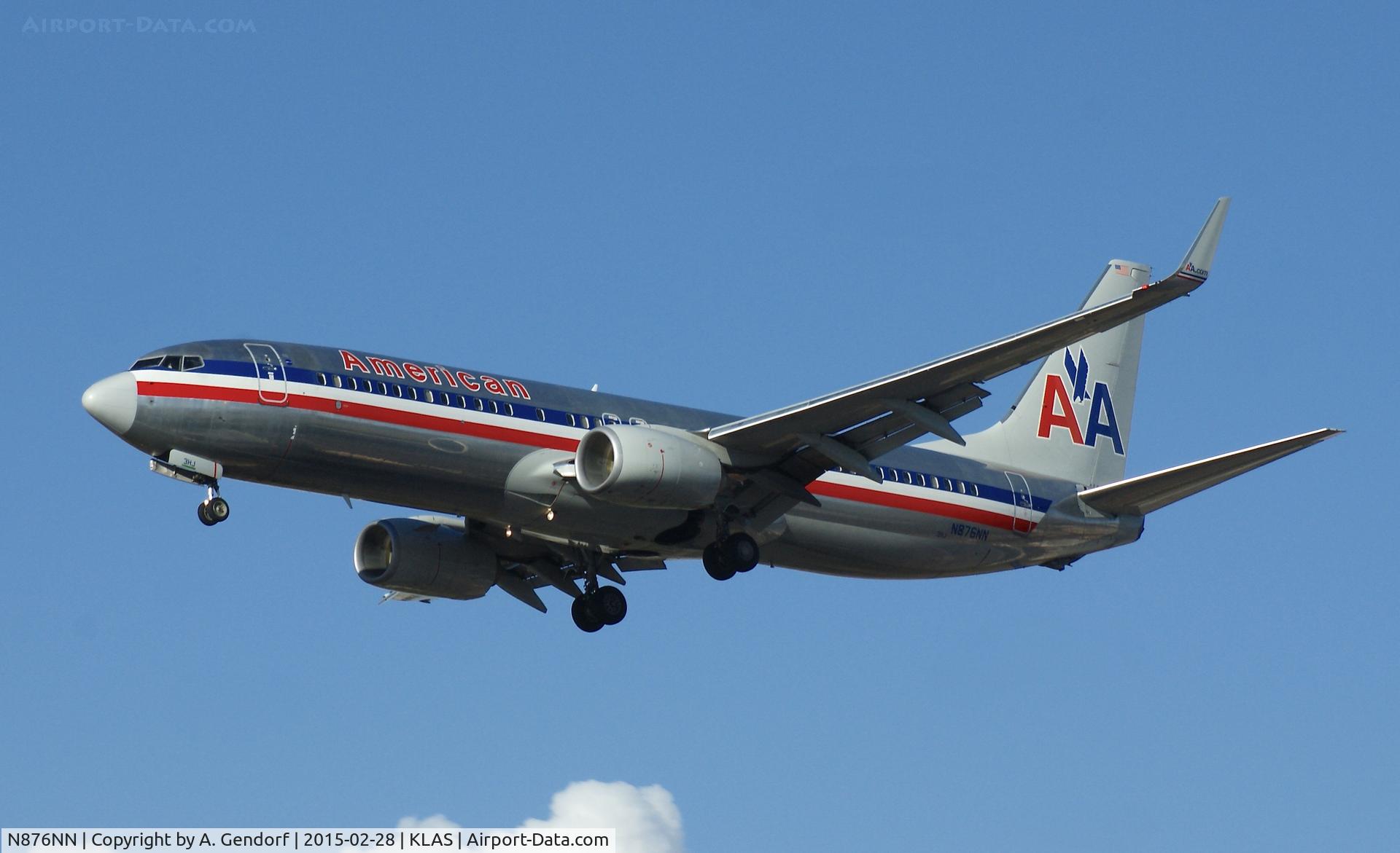 N876NN, 2011 Boeing 737-823 C/N 40767, American Airlines, is here on finals at Las Vegas Int'l(KLAS)
