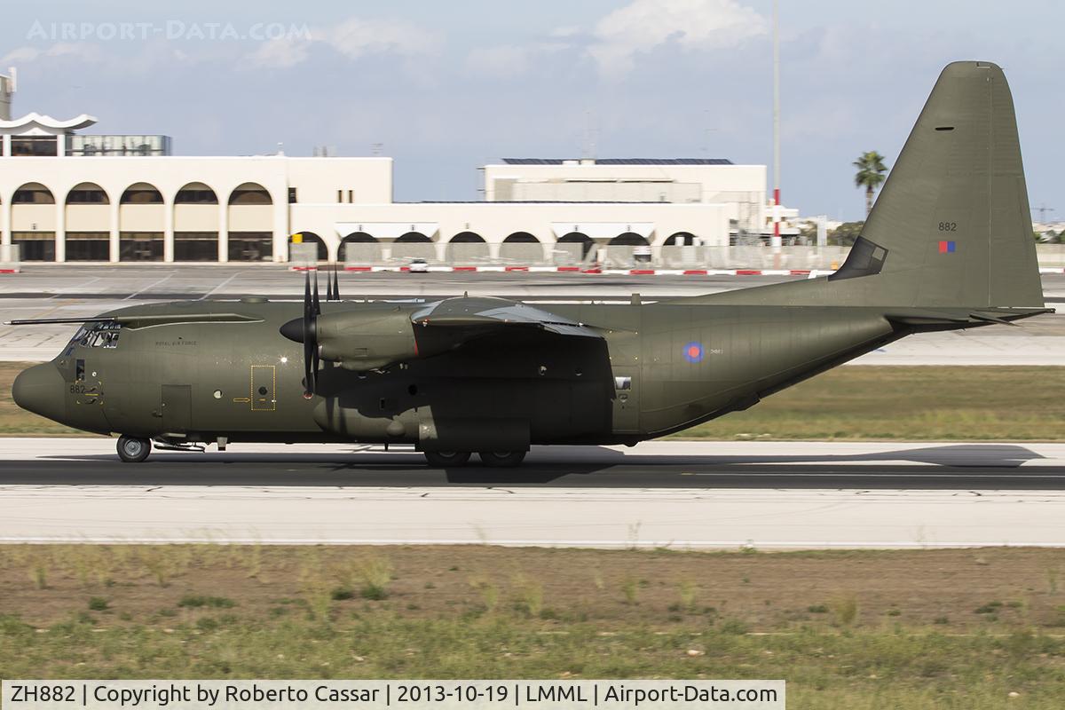 ZH882, 1999 Lockheed Martin C-130J Hercules C.5 C/N 382-5480, Runway 31