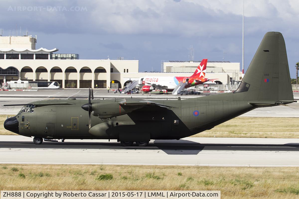 ZH888, 2000 Lockheed Martin C-130J Hercules C.5 C/N 382-5496, Runway 31