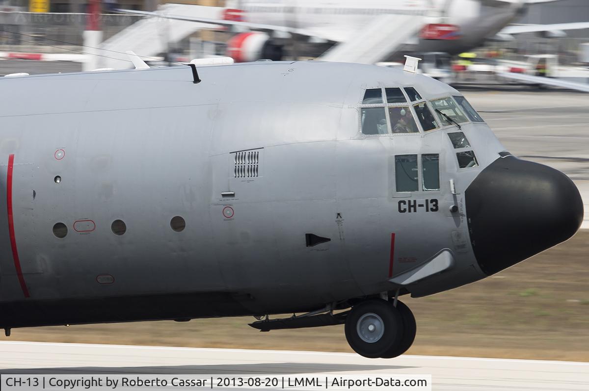 CH-13, 1965 Lockheed WC-130E Hercules C/N 382-4047, Runway 13