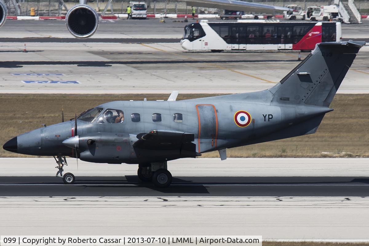 099, Embraer EMB-121AA Xingu C/N 121-099, Runway 31