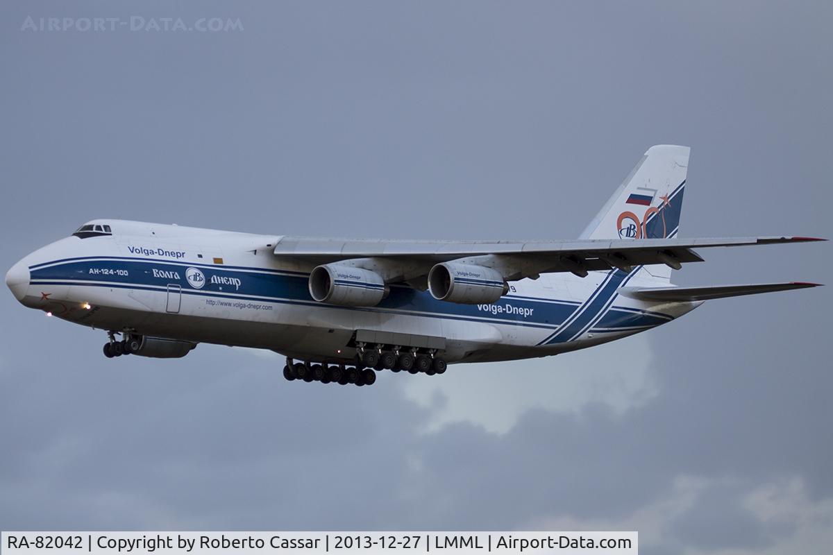 RA-82042, 1991 Antonov An-124-100 Ruslan C/N 9773054055093/0606, Runway 31