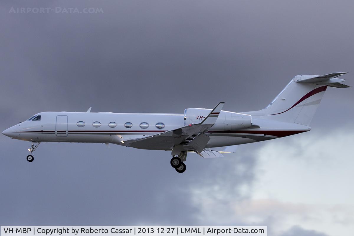 VH-MBP, 2010 Gulfstream Aerospace G8 IV-X C/N 4185, Runway 31
