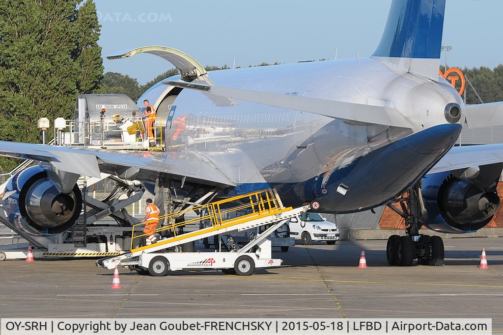 OY-SRH, 1989 Boeing 767-204 C/N 24457, MAERSK parking Fox