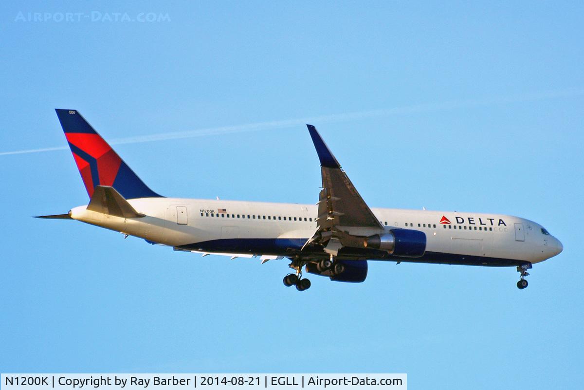 N1200K, 1998 Boeing 767-332 C/N 28457, Boeing 767-332ER [28457] (Delta Air Lines) Home~G 21/08/2014. On approach 27L.