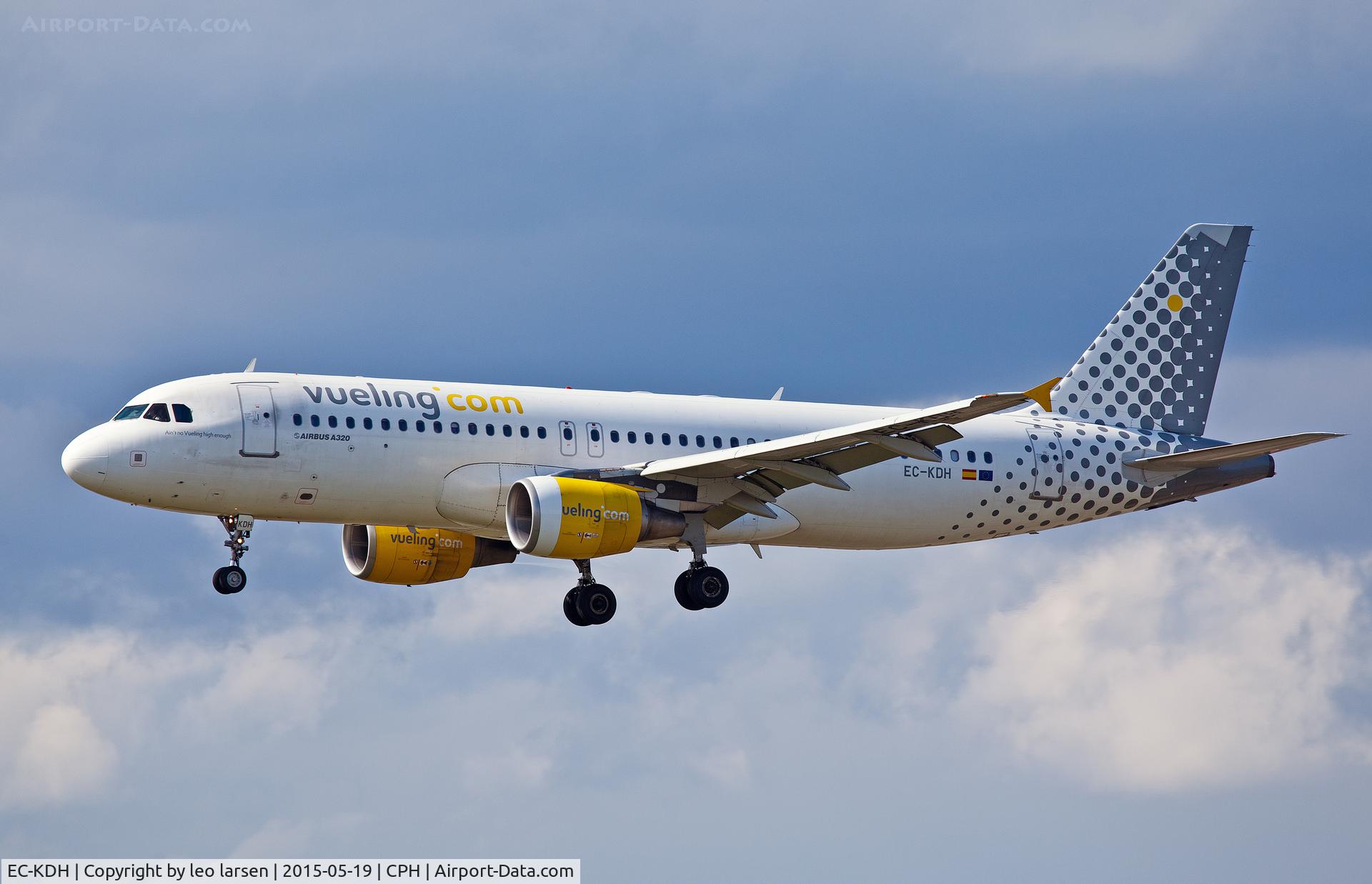EC-KDH, 2007 Airbus A320-214 C/N 3083, Copenhagen 19.5.15