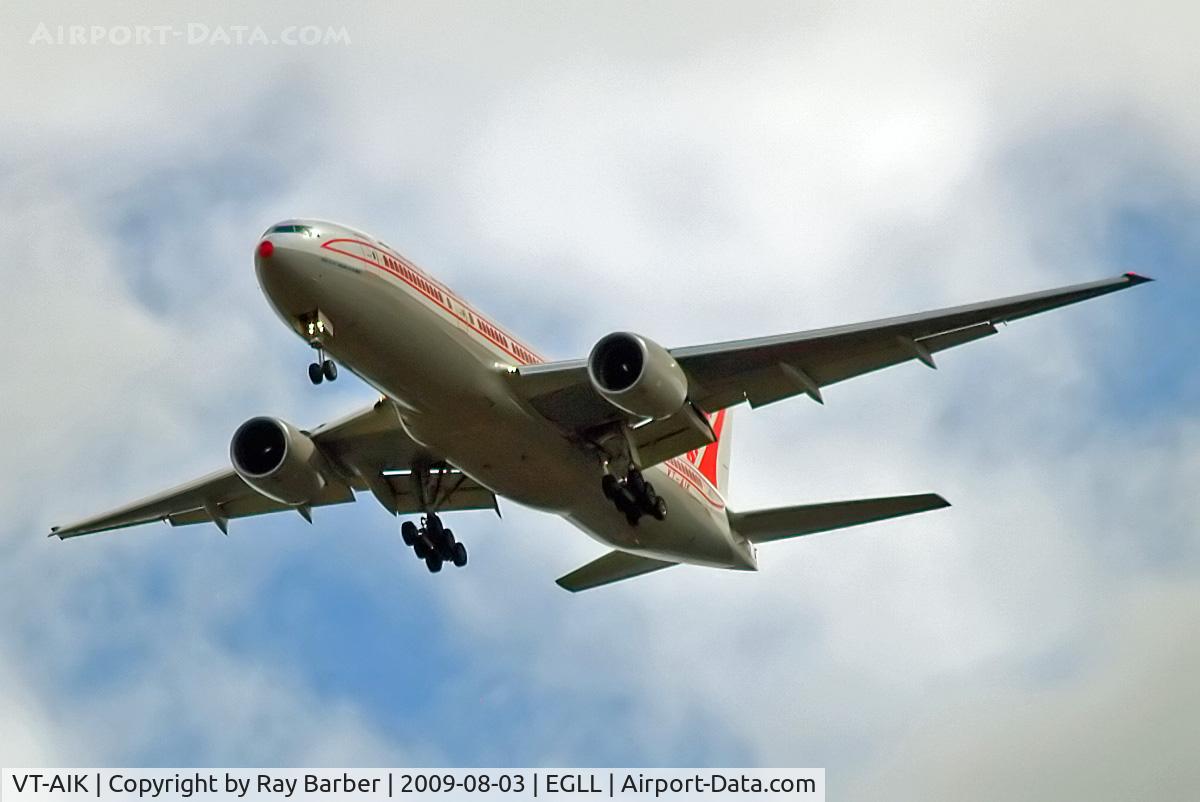 VT-AIK, 1999 Boeing 777-222 C/N 28714, Boeing 777-222ER [28714] (Air India) Home~G 03/08/2009. On approach 27R.