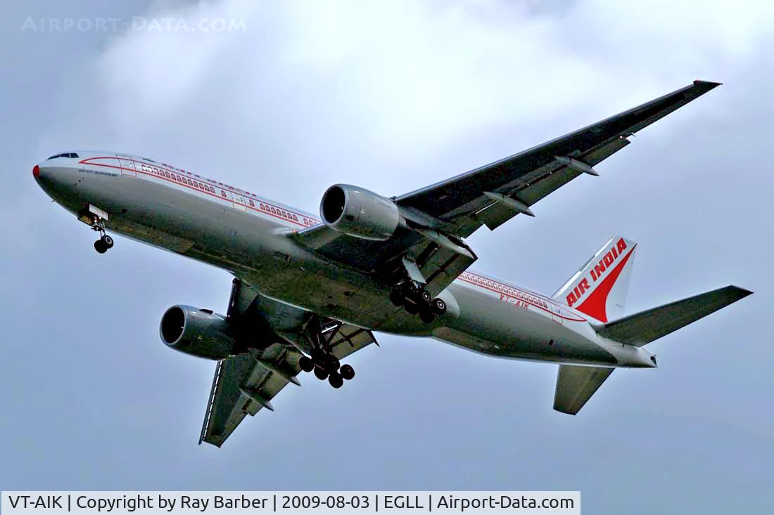 VT-AIK, 1999 Boeing 777-222 C/N 28714, Boeing 777-222ER [28714] (Air India) Home~G 03/08/2009. On approach 27R.