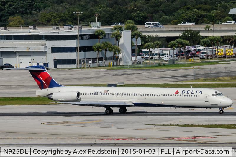 N925DL, 1988 McDonnell Douglas MD-88 C/N 49712, Ft. Lauderdale