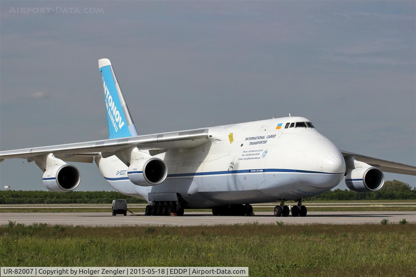 UR-82007, 1988 Antonov An-124-100 Ruslan C/N 19530501005, Waiting for a new task on apron 3....