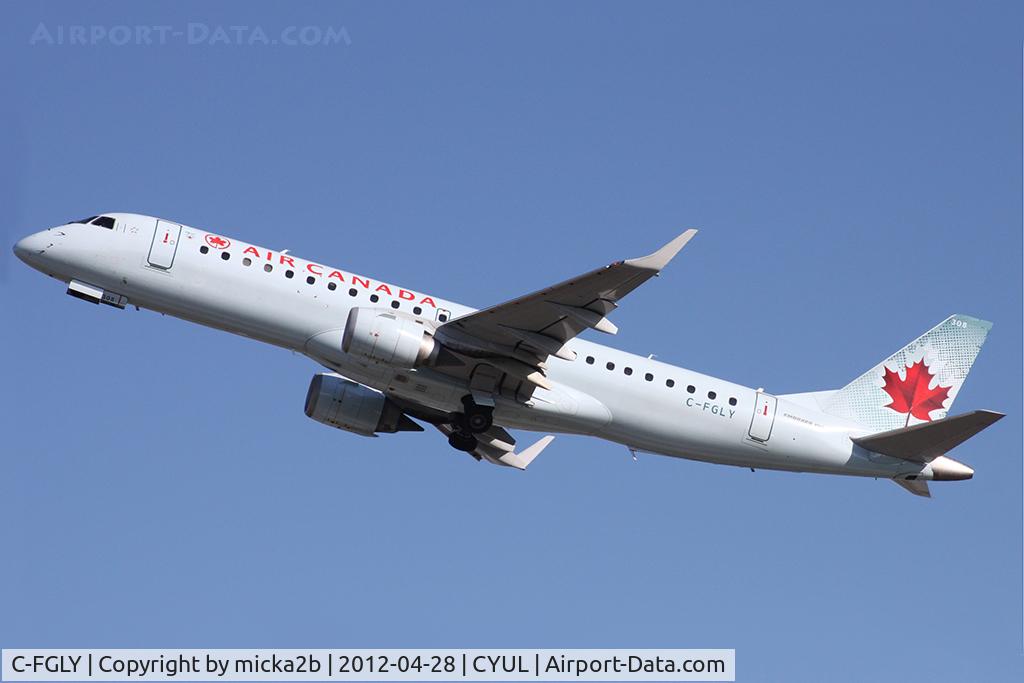 C-FGLY, 2006 Embraer 190AR (ERJ-190-100IGW) C/N 19000028, Take off