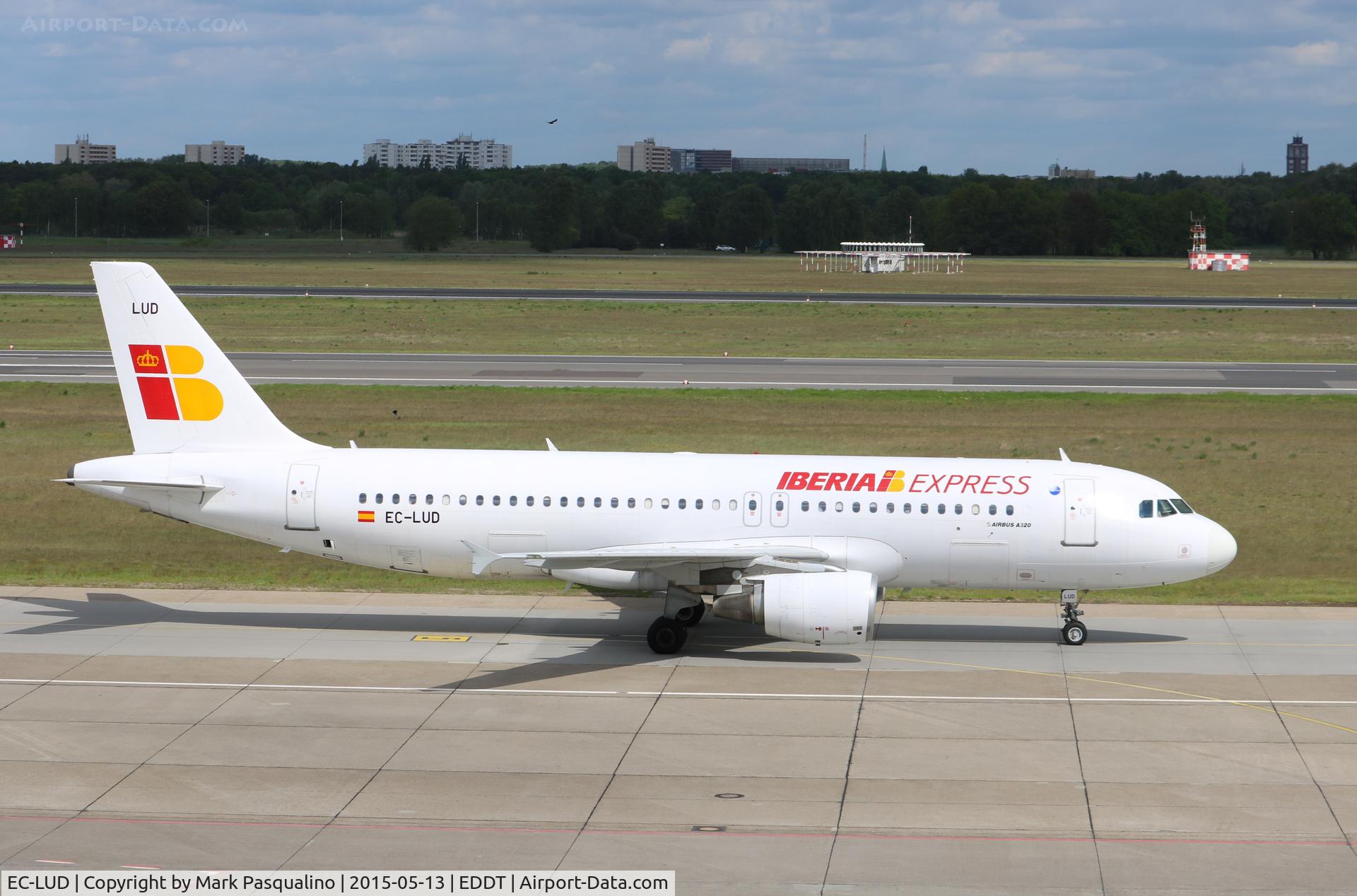 EC-LUD, 1999 Airbus A320-214 C/N 1067, Airbus A320