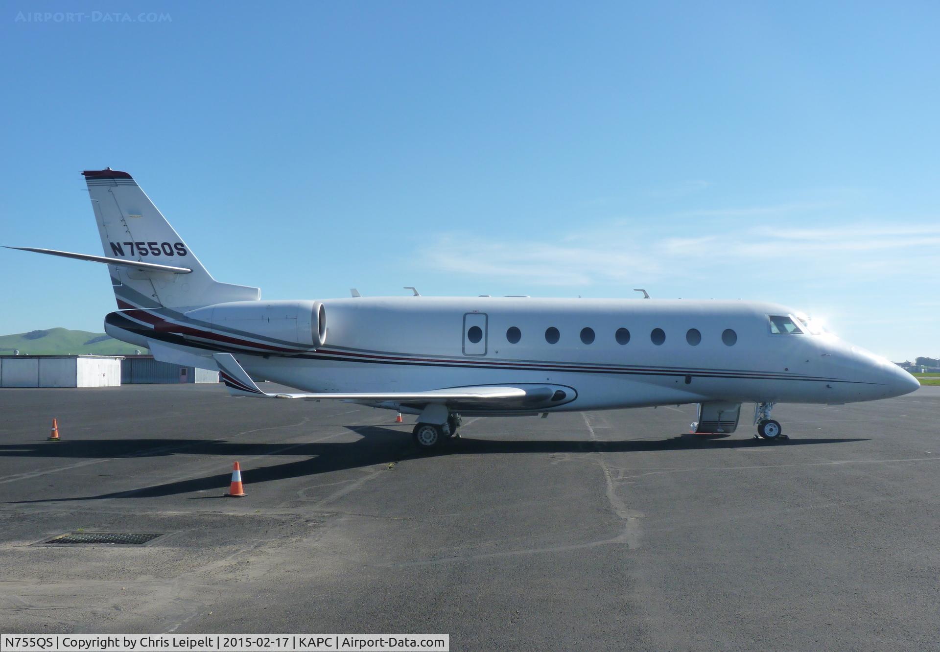 N755QS, 2007 Israel Aircraft Industries Gulfstream 200 C/N 168, Net Jet's 2007 Gulfstream 200 visiting Napa Airport, CA to drop off some high riders.