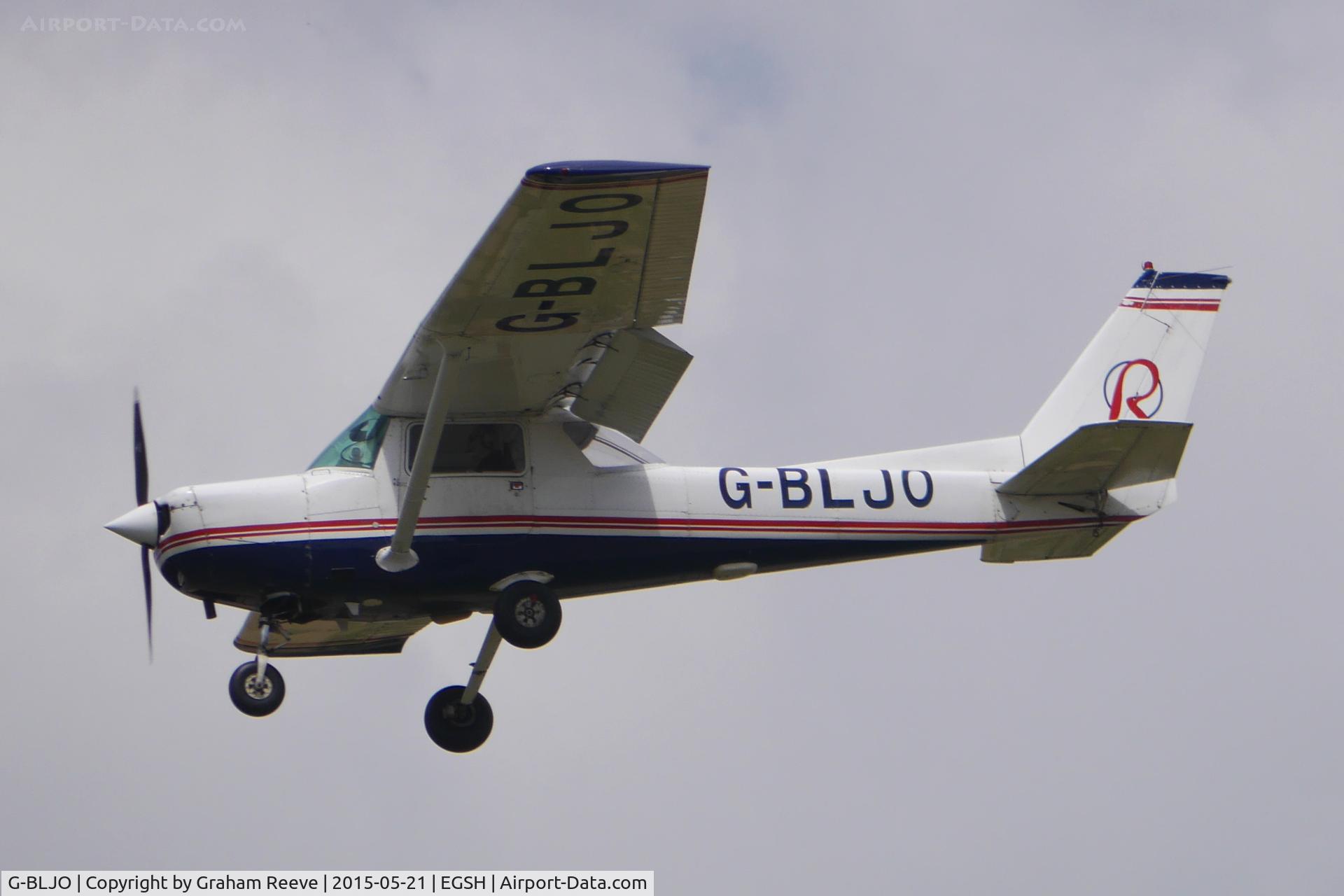 G-BLJO, 1979 Reims F152 C/N 1627, Landing at Norwich.