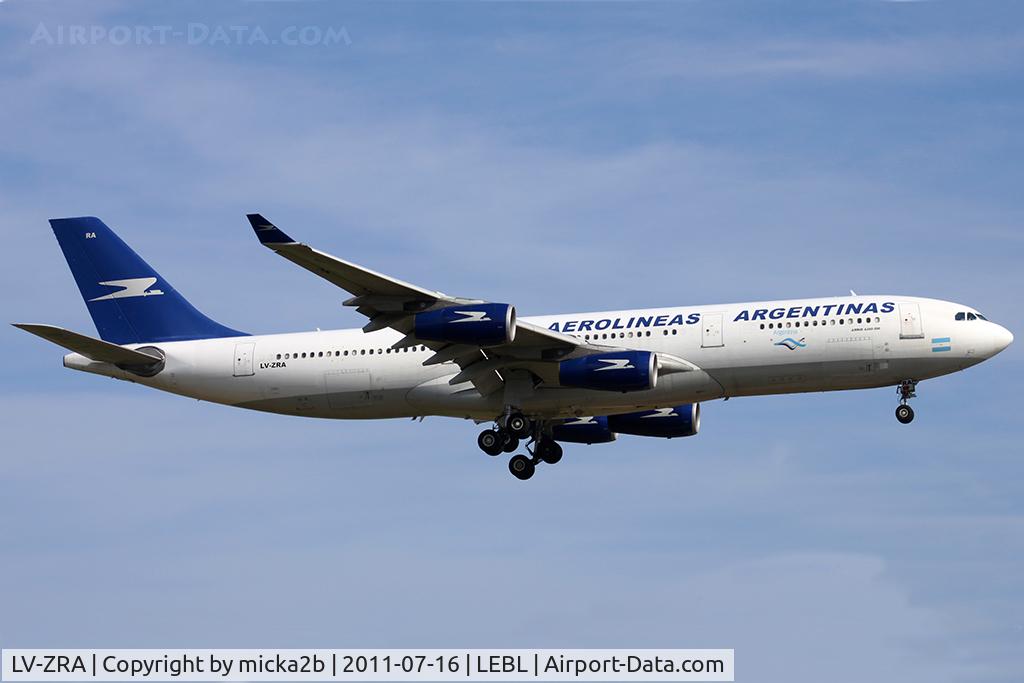 LV-ZRA, 1995 Airbus A340-211 C/N 085, Landing
