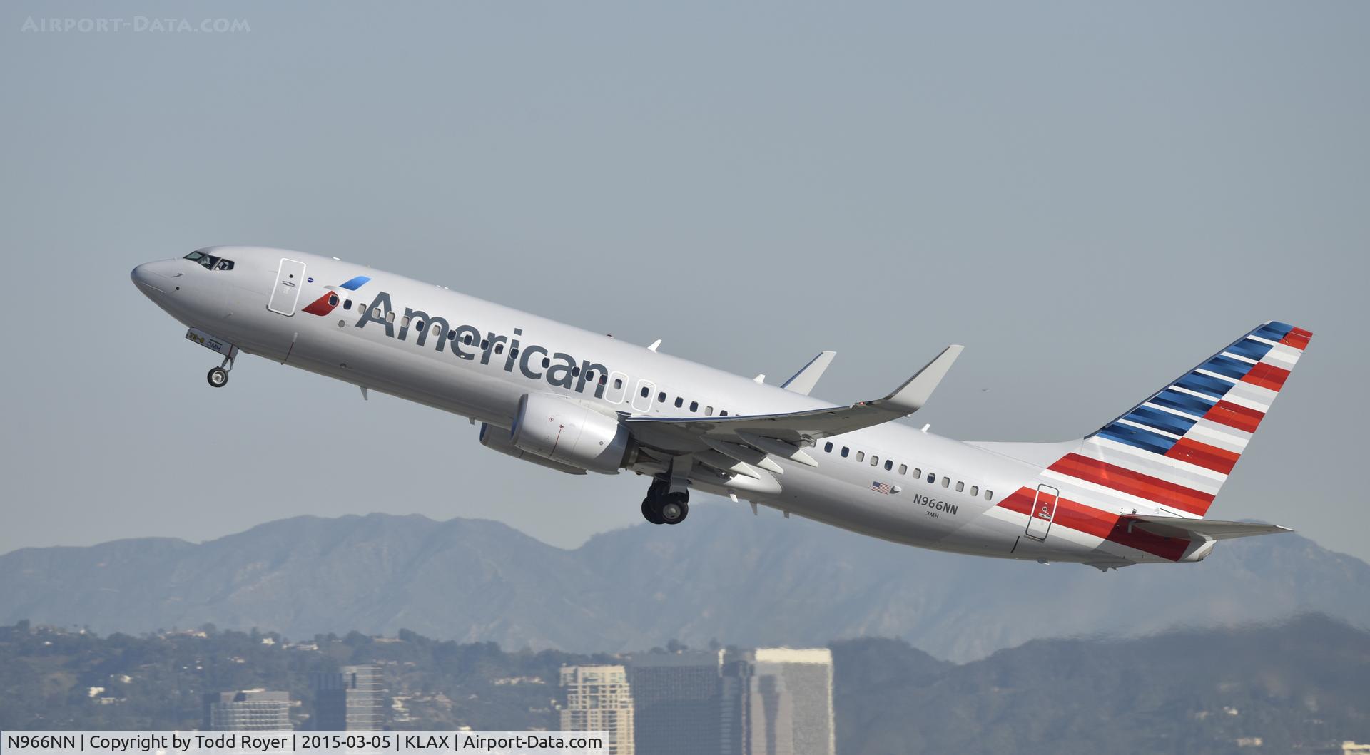 N966NN, 2015 Boeing 737-823 C/N 33240, Departing LAX