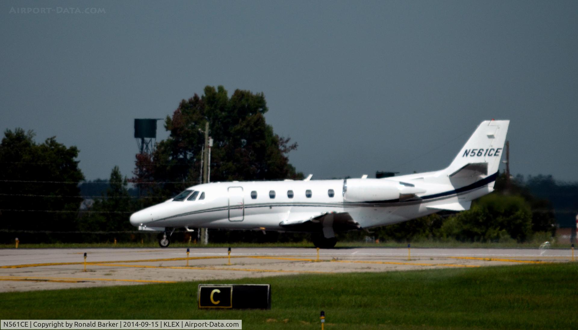 N561CE, 2001 Cessna 560XL C/N 5605206, Takeoff Lexington