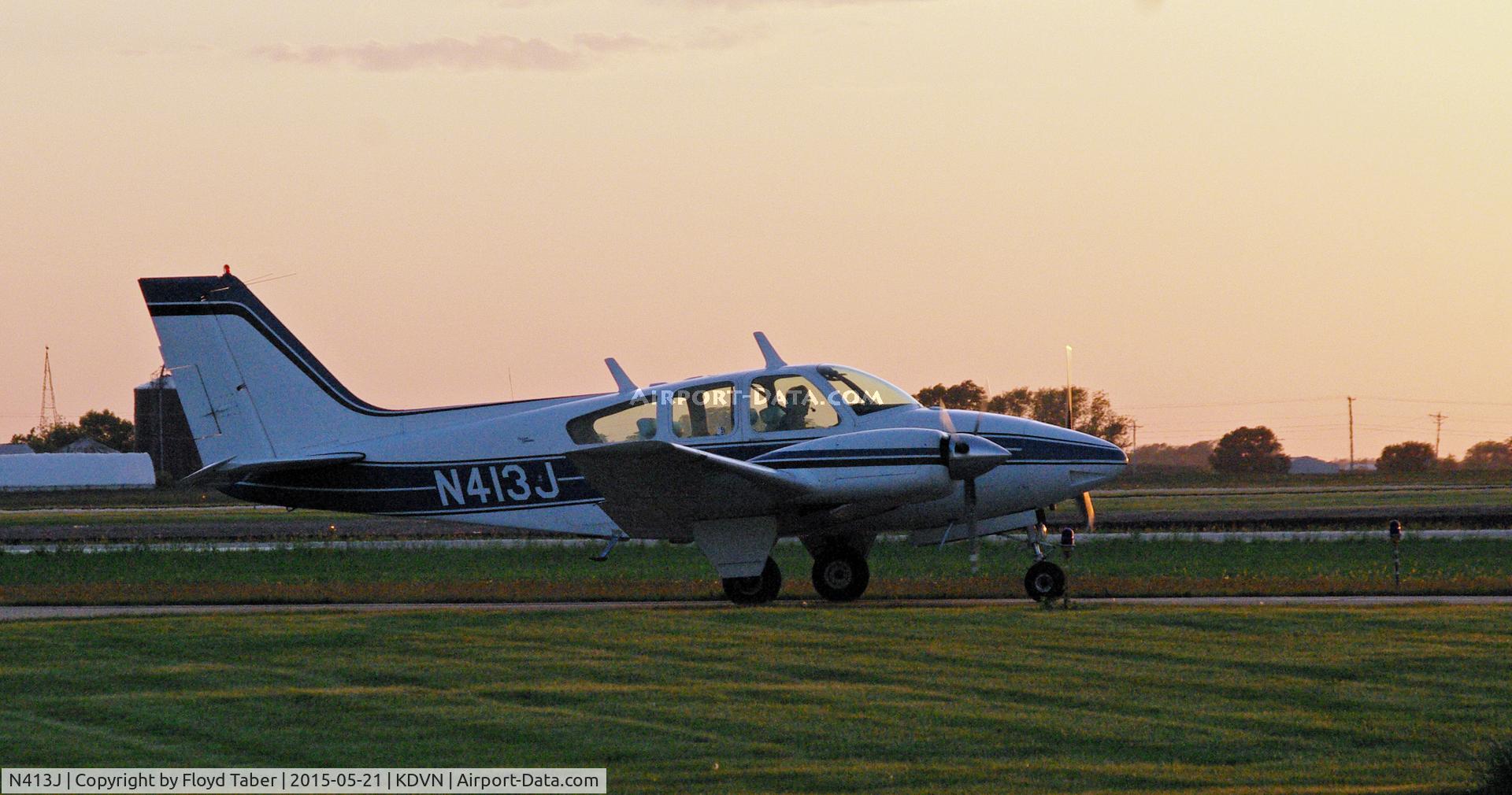 N413J, 1964 Beech 95-B55 (T42A) Baron C/N TC-831, Just got back from flying headed to hangar