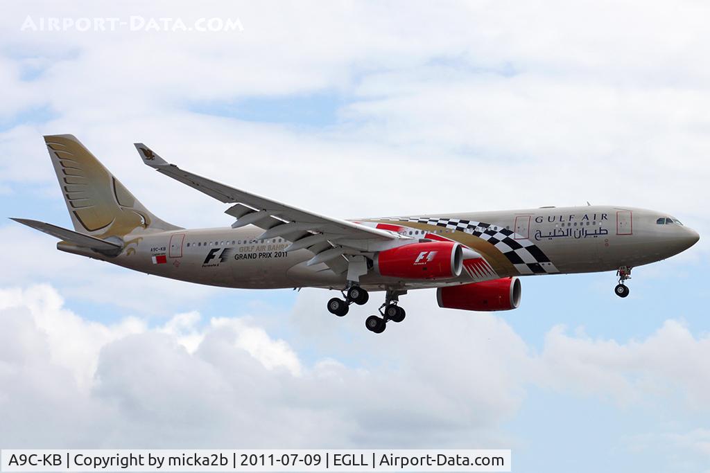 A9C-KB, 1999 Airbus A330-243 C/N 281, Landing. Scrapped in august 2019.