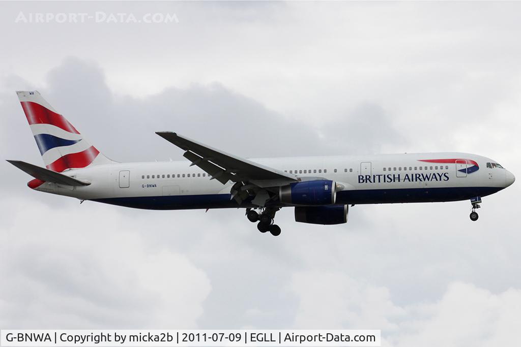 G-BNWA, 1989 Boeing 767-336 C/N 24333, Landing