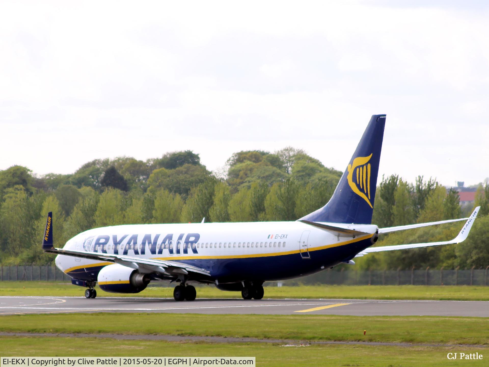 EI-EKX, 2010 Boeing 737-8AS C/N 35030, Lined up for take off at Edinburgh (EGPH)