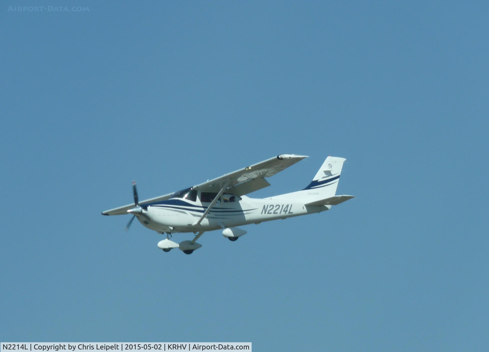 N2214L, 2005 Cessna 182T Skylane C/N 18281718, A local 2005 Cessna 182T (Trade Winds Aviations, San Jose) landing on 31L at Reid Hillview Airport, CA.